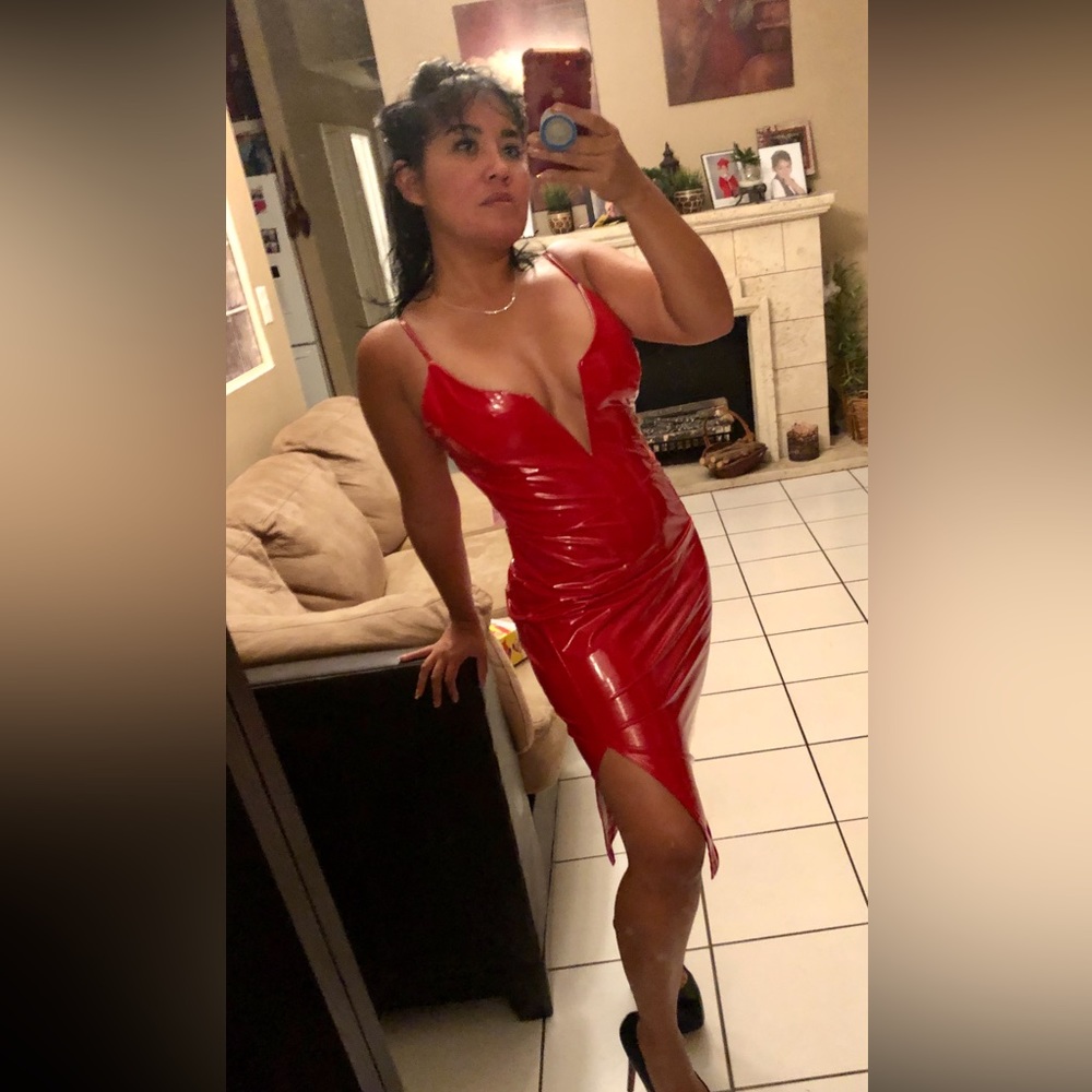 Make me an offer ! Red Shiny dress